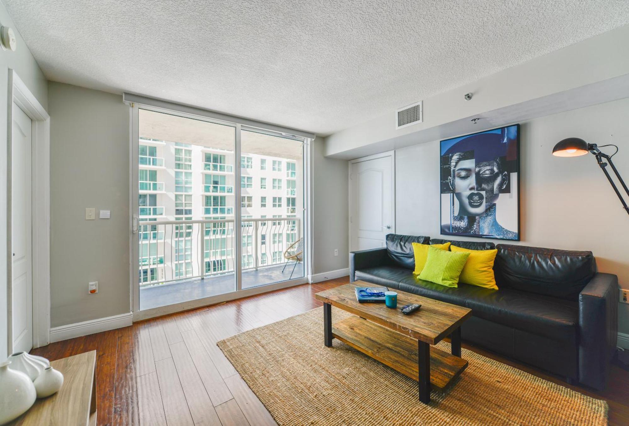 Amazing 3 Bedroom Condo At Brickell With Pool ไมอามี ภายนอก รูปภาพ