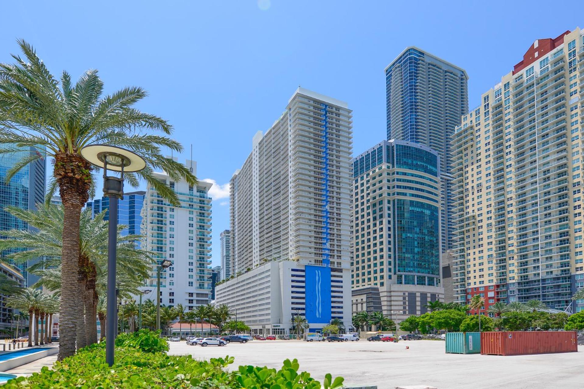 Amazing 3 Bedroom Condo At Brickell With Pool ไมอามี ภายนอก รูปภาพ
