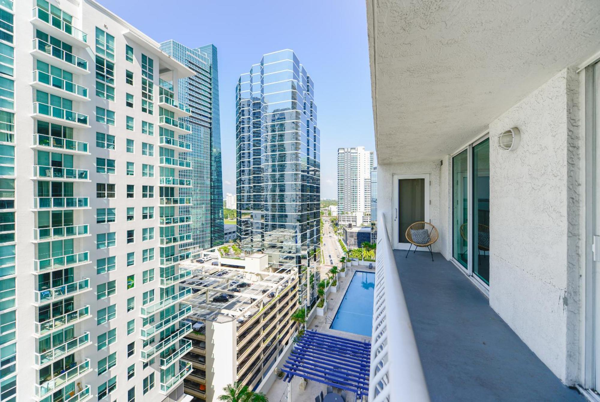 Amazing 3 Bedroom Condo At Brickell With Pool ไมอามี ภายนอก รูปภาพ